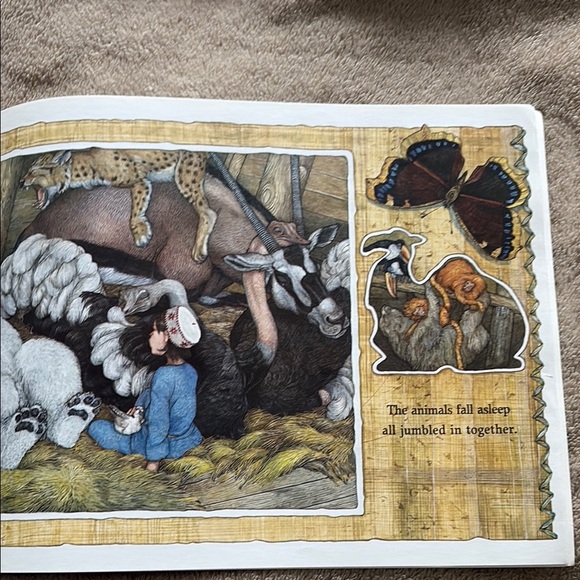 4/$20 Scholastic 'On Noah's Ark' by Jan Brett - Illustrated Animal Cover - Picture 4 of 5